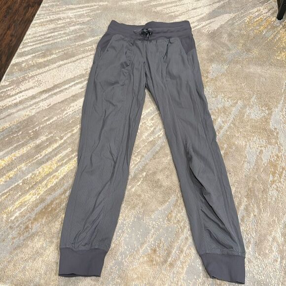 Lululemon Dance Studio Pants III Unlined size 2 in GUC - Picture 1 of 11